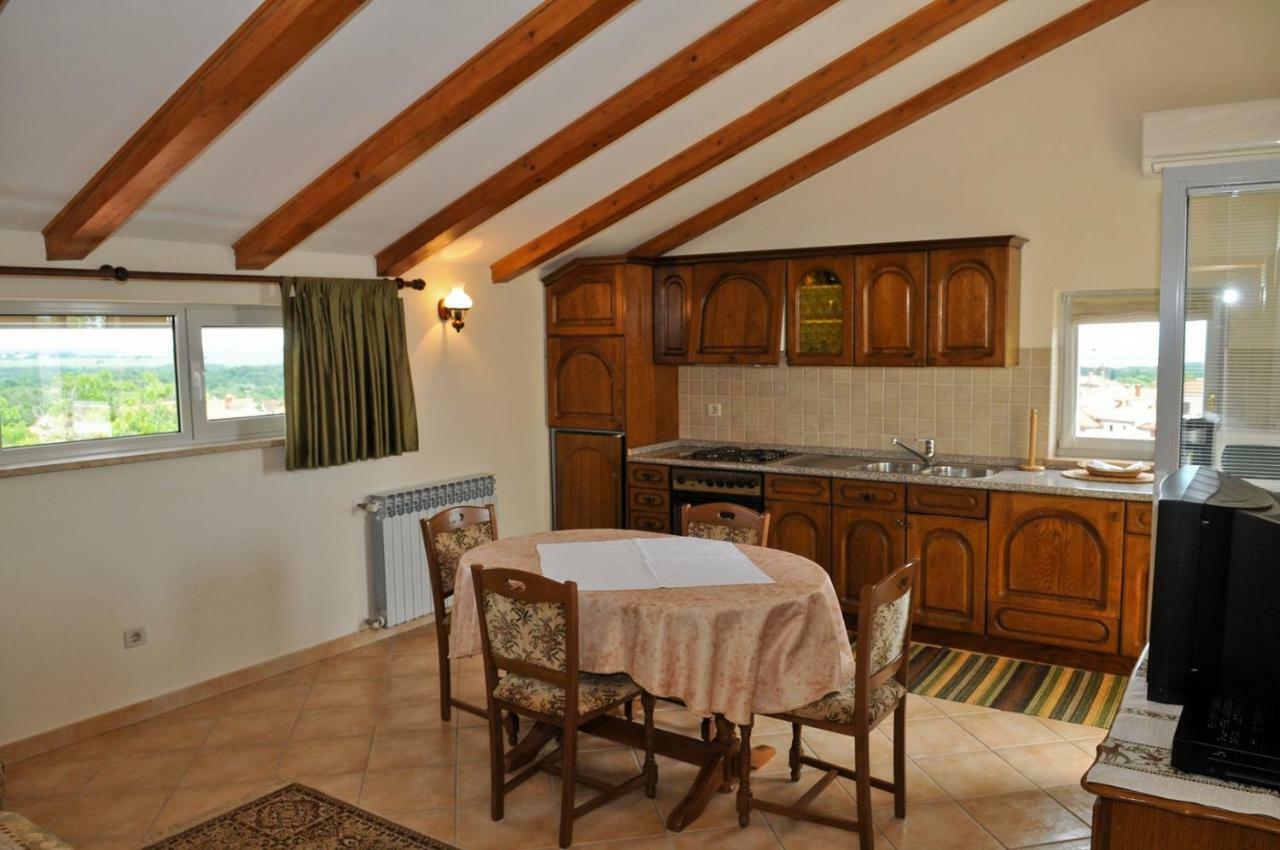 Haus Liliana Hotel Tar-Vabriga Екстериор снимка