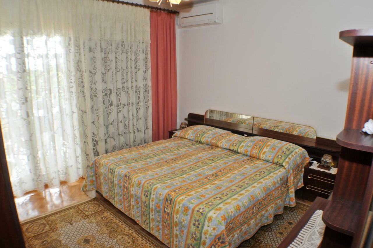Haus Liliana Hotel Tar-Vabriga Екстериор снимка