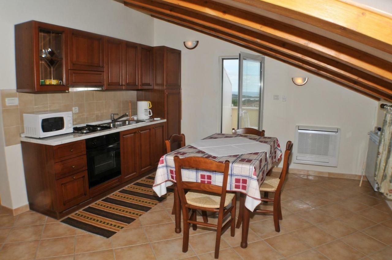 Haus Liliana Hotel Tar-Vabriga Екстериор снимка